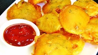 बटाटयाची भजी  Kurkurit Batatyachi Bhaji  Aloo Pakora  Crispy Potato Fritters  madhurasrecipe [upl. by Oswal]