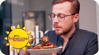 Geheimtipp vom Koch Italienischer Brotsalat  perfekt fürs Grillen  SAT1 Frühstücksfernsehen  TV [upl. by Seiden]